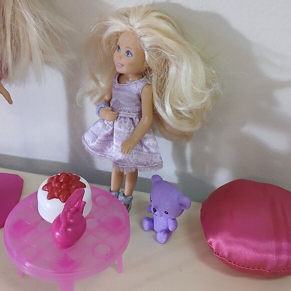 Barbie & Chelsea party set with 30+ accessories (see all pics) - Picture 3 of 8